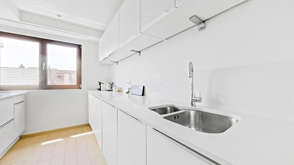 Elegant 3-Bedroom Apartment in Central Ixelles wit - 3